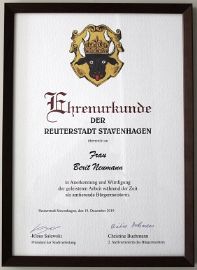 Ehrenurkunde Neumann © Amt Stavenhagen